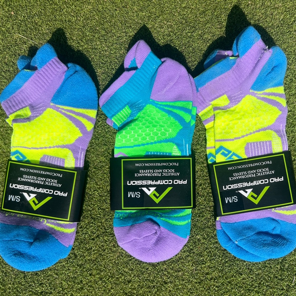 NWT Procompression PC Runner ankle socks, size S/M (3 pairs total)